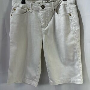 Celebrity Gold Shorts White Bermuda Shorts Sz 6 Pre-Owned
